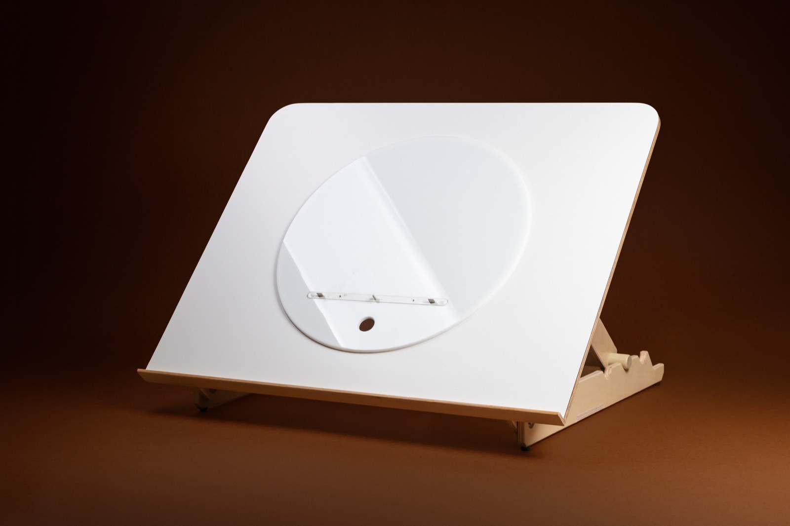Animation desk with the lit disk