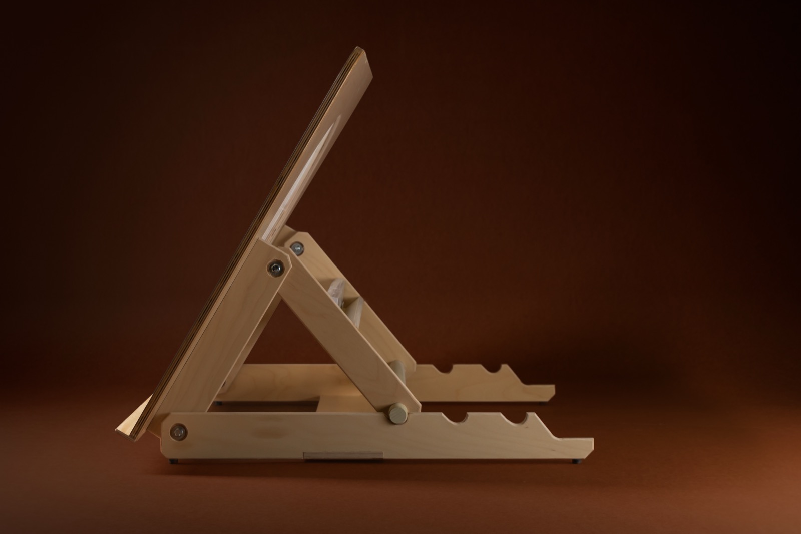 Desk set at 60 degrees