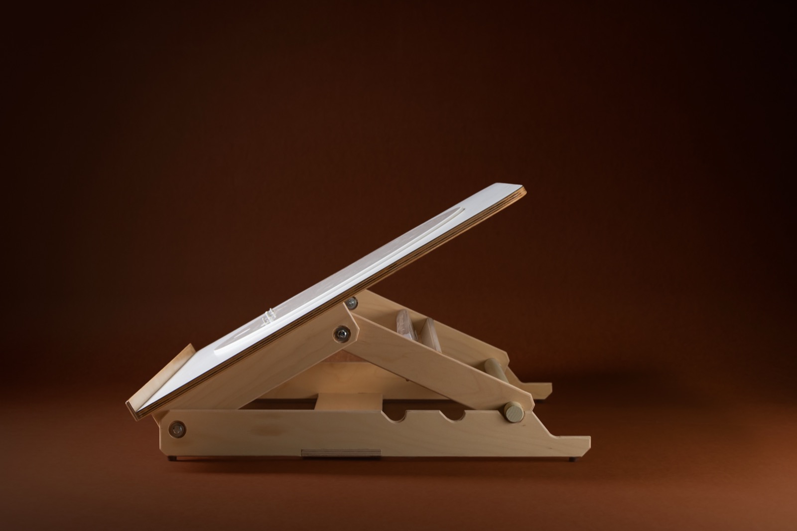 Desk set at 30 degrees